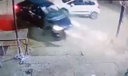 विंध्यवासिनी मंदिर के सामने कार का तांडव, वीडियो सामने आया