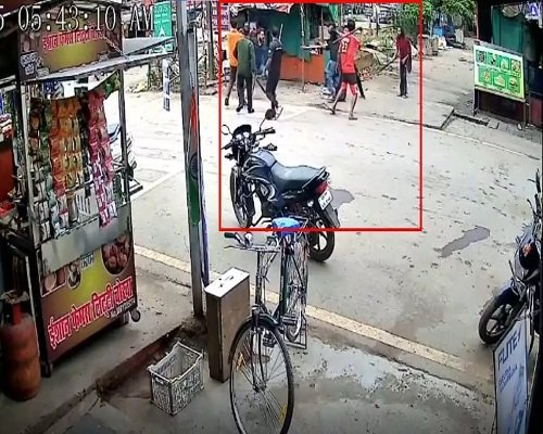 CG BREAKING – ड्रग्स माफिया का आतंक, तेजधार हथियारों से बीच सड़क पर भिड़े बदमाश